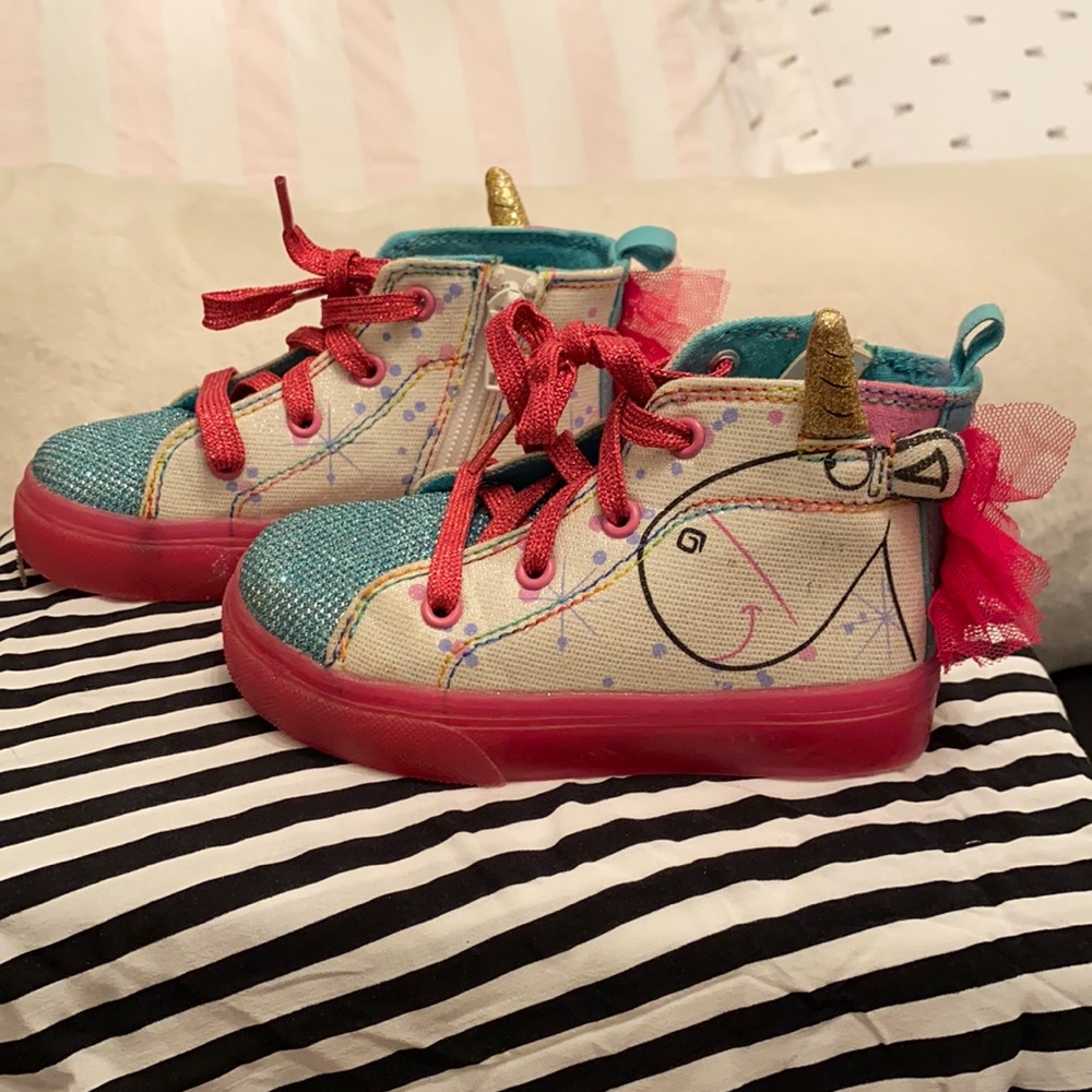 Fluffy unicorn high top sneakers 8 toddler
